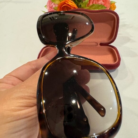 Authentic Gucci sunglasses with case - Picture 11 of 11